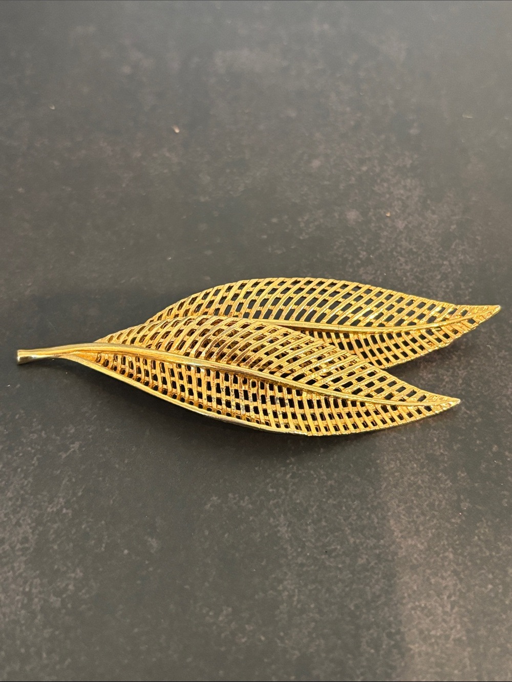Vintage Corocraft Signed Gold Tone Openwork Double Leaf Brooch Pin